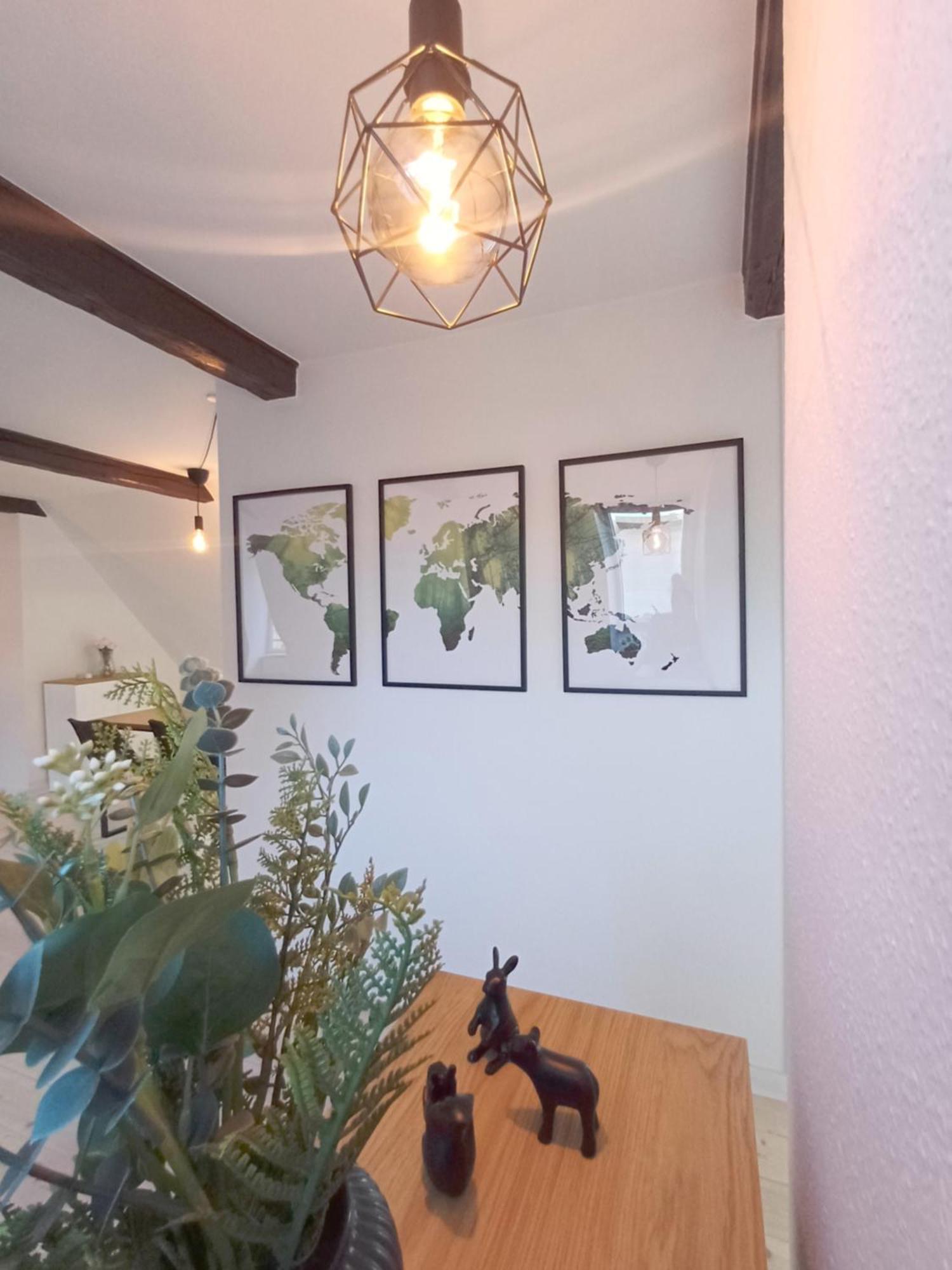 רנדרס Large Double Room In The Center Of City מראה חיצוני תמונה